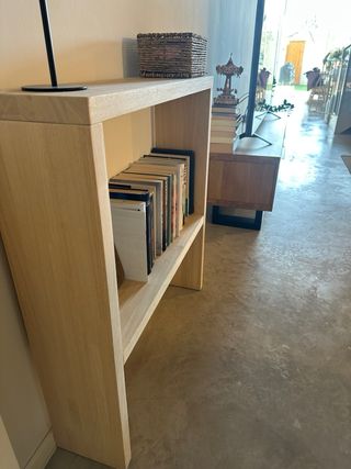 Estantería de madera hecha a medida