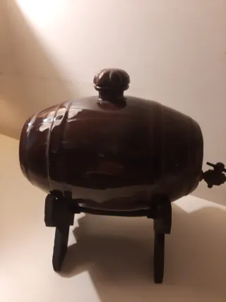 Piccola botte decorativa in ceramica