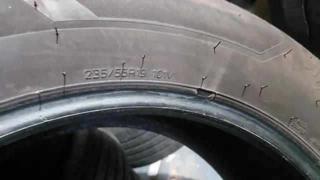 Neumático 235/55/19