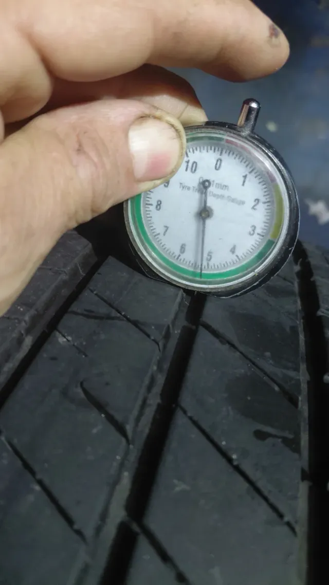 Neumático 235/55/19