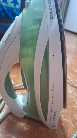 Plancha de ropa Taurus Artico