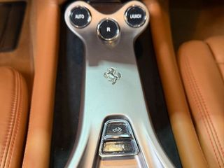 Ferrari California 4.3 V8 4 plazas