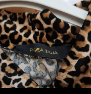 Blusa leopardo + tacones beige