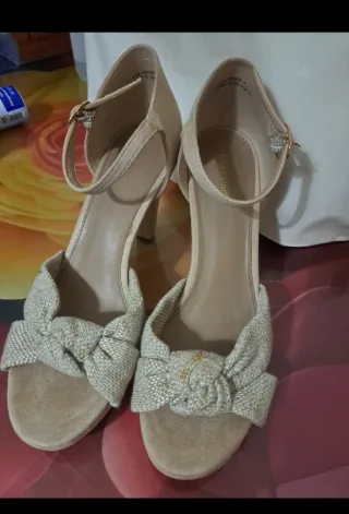 Blusa leopardo + tacones beige