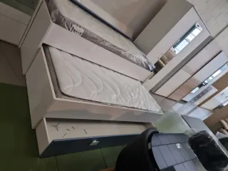 Cama nido blanca y azul