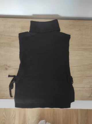 Top negro cuello alto