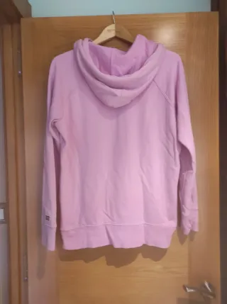 Sudadera Levi's Rosa+Camiseta Tommy Jeans. Talla S