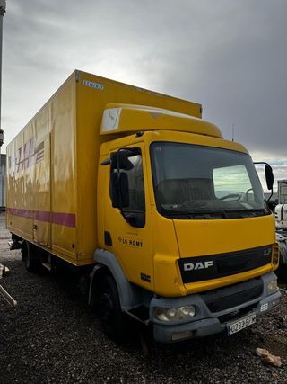 Camión DAF 45.220 Caja Cerrada