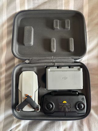 Dron DJI Mini SE con paquete fly more