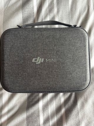 Dron DJI Mini SE con paquete fly more