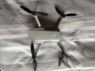 Dron DJI Mini SE con paquete fly more