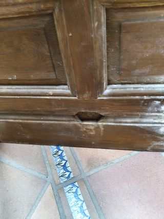 Puerta antigua de madera con cristal