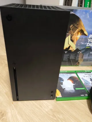 Xbox Series X Negra + Mando + 3 Juegos