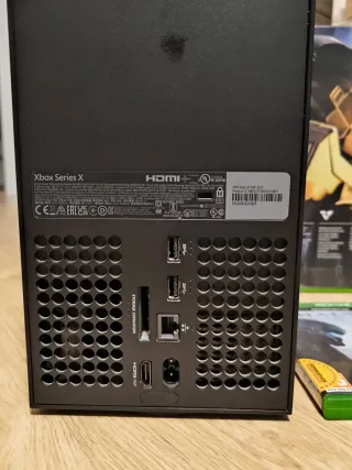 Xbox Series X Negra + Mando + 3 Juegos