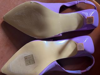 Zapatos de tacón morados, malva para fiesta