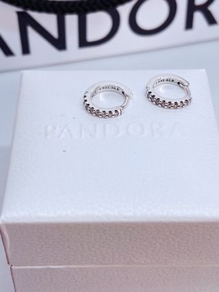 Pendientes Aro Abrazo Brillante Pandora Plata