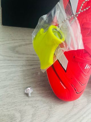 Botas de fútbol Adidas Rojas T 44 Nuevas a Estrena