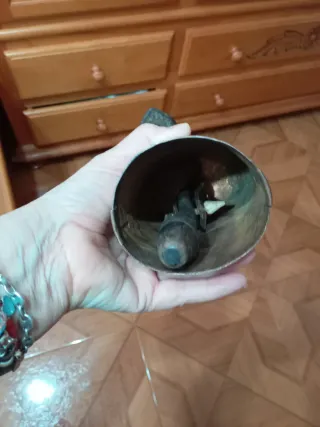 Esquila grande de cuero