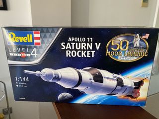 Maqueta Revell Apollo 11 Saturn V 1:144