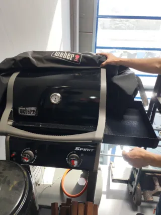 Barbacoa Spirit Negra y Plateada