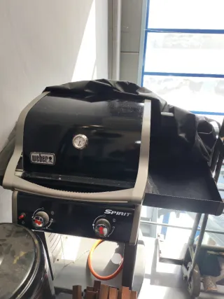 Barbacoa Spirit Negra y Plateada