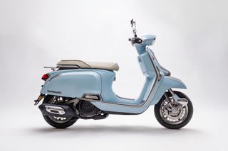 Lambretta J125 Scooter Azul