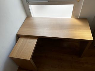 Escritorio Ikea MALM con tablero extraíble