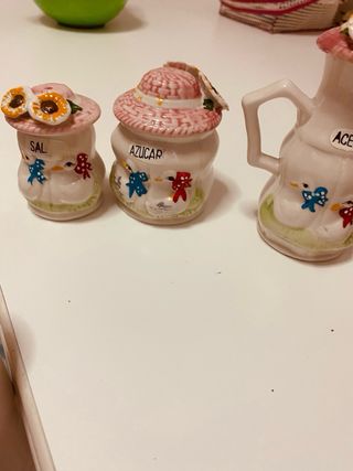 Cesta con dispensadores Aceite, Vinagre, Azúcar...