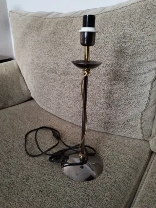 Lamparita de mesa dorada y plateada