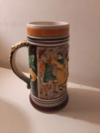 Boccale in ceramica decorato