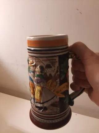 Boccale in ceramica decorato