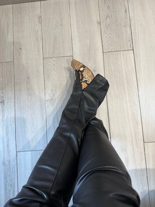 Pantalón Zara Polipiel Negro Flare Cremallera