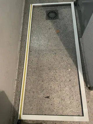 Puerta aluminio con cristal 2.13m x 90cm