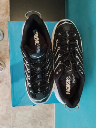 Zapatillas Running HOKA–Talla42–Nuevas a estrenar