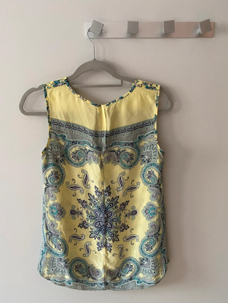 Blusa de seda estampada multicolor