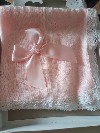 Toquilla rosa con lazo