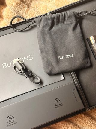 Auriculares inalámbricos BUTTONS