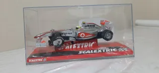 F1 McLaren Mercedes MP4-24 Scalextric