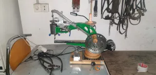 Máquina de coser aparadora industrial