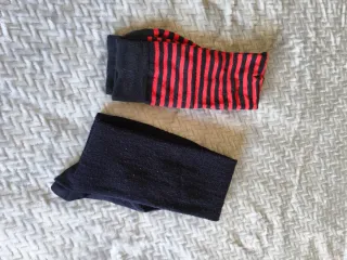 2 Calcetines Vintage Rayas Rojo y Negro Talla Úni