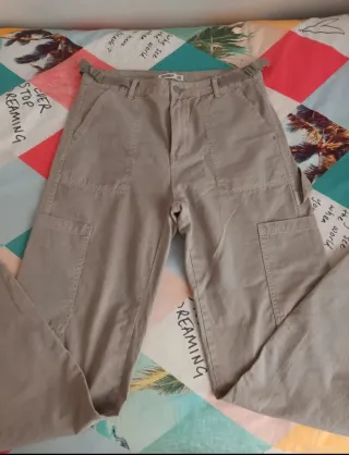 Pantalón Cargo Beige Pull&Bear