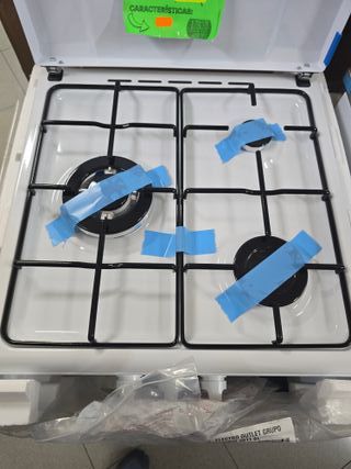 Cocina de gas 3 fuegos con porta bombona