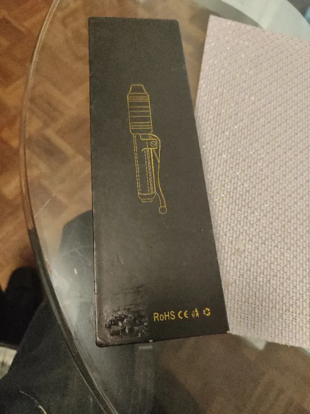 Bolígrafo Hialurón Labios Dorado