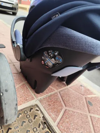 Silla de paseo y maxi cosi Peg Perego (+ canasto)