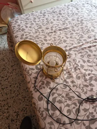 Lámpara estilo barco dorada