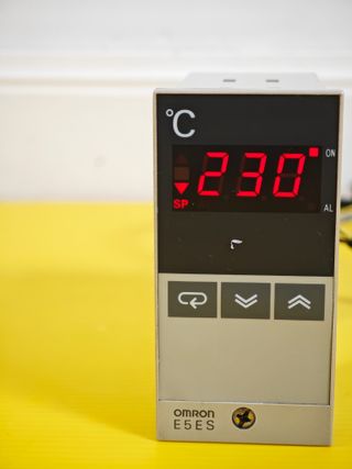 Controlador Temperatura OMRON E5ES (PID) + SENSOR