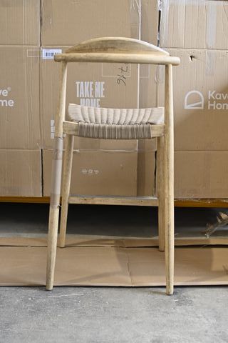 Sgabello Nina Kave Home legno e rattan