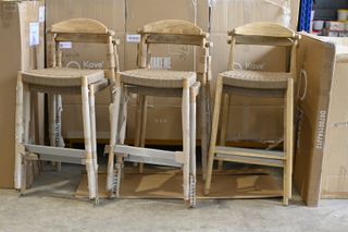 Sgabello Nina Kave Home legno e rattan