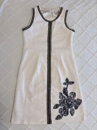 Vestido crema lentejuelas negro encaje