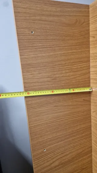 Estantería de madera color marrón